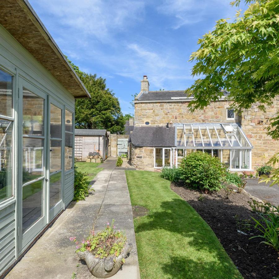 10 Bed Stunning House In Village, With Hot Tub Ovingham Екстериор снимка
