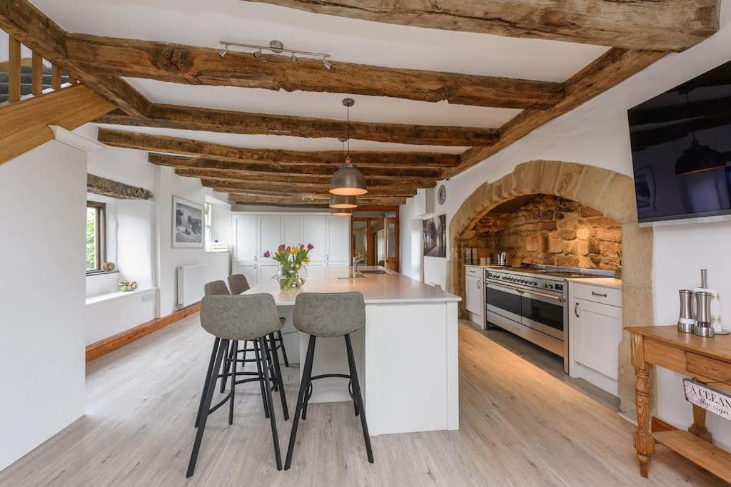 10 Bed Stunning House In Village, With Hot Tub Ovingham Екстериор снимка